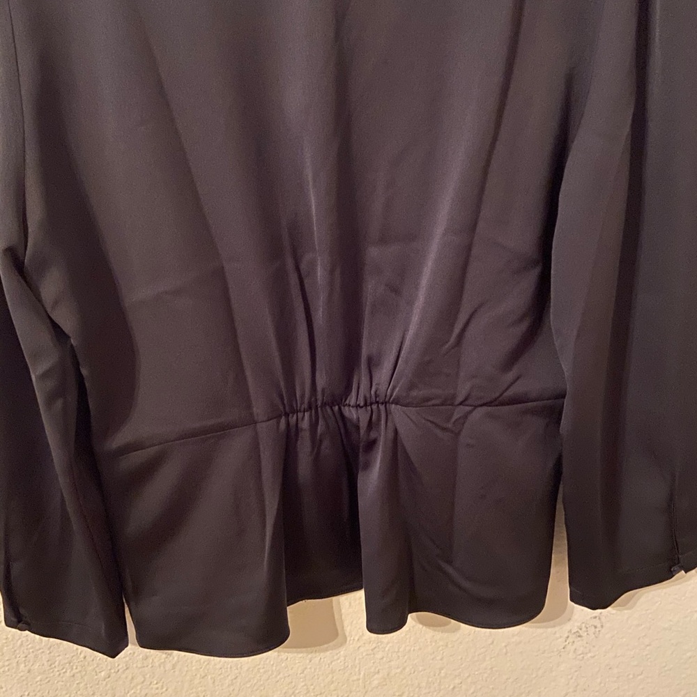 Blouse - Picture 2 of 3